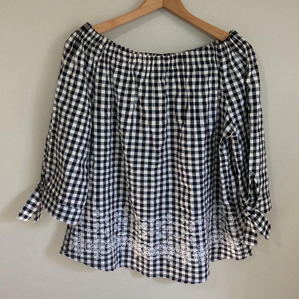 Charlie Paige off the shoulder Buffalo plaid top, size medium, eyelet detail